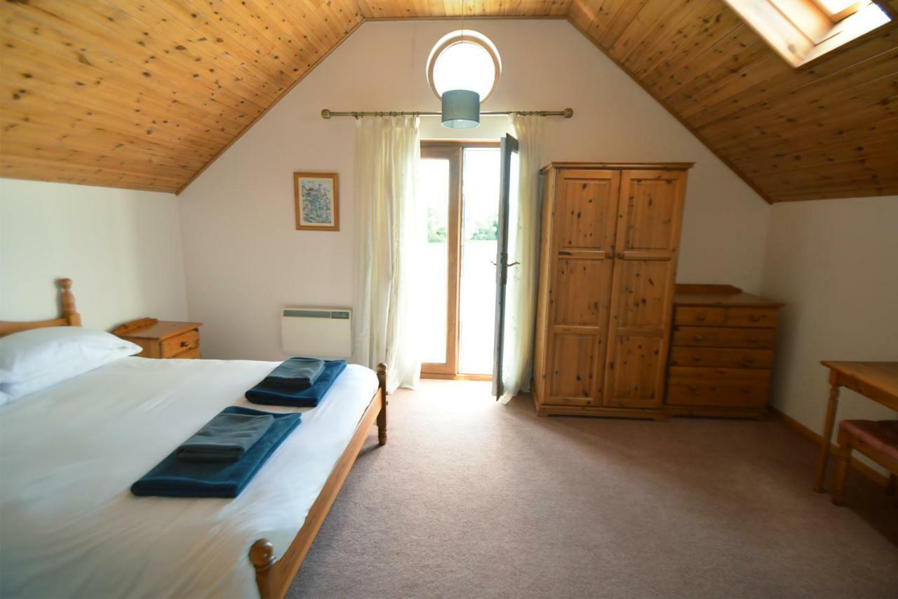 Mallard Lodge Сайърънсестър Екстериор снимка